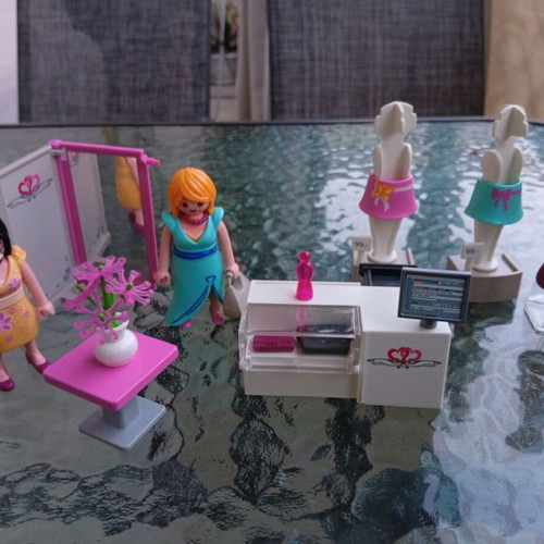 Playmobil Clothing Store Boutique 5611 like new, complete set