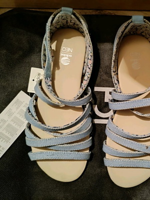Adidas Neo kids sandals new, blue turquoise, size 36