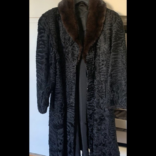 Astrakhan fur coat size large like new, black