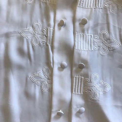 Pretty Roy white vintage shirt with embroidery and fabric buttons, like new