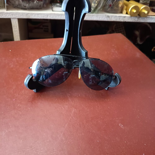 Ray Ban men's sunglasses used, black, needs lens replacement