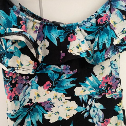 Floral blouse with ruffles new, size L, white beige