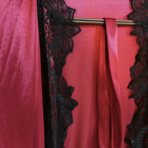 Short satin robe with black lace new, black and red