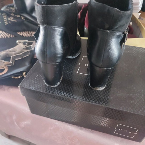 Ankle boots with thick heel size 38 like new, black
