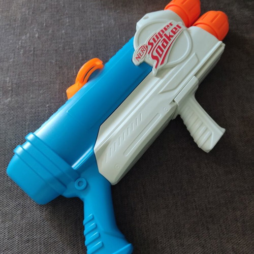 Nerf Barracuda Super Soaker water gun like new, large size