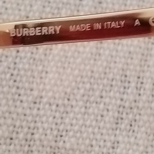 Burberry sunglasses like new, black