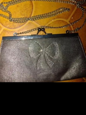 Βραδινή τσάντα clutch μεταχειρισμένη, ασημί με αλυσίδα ώμου