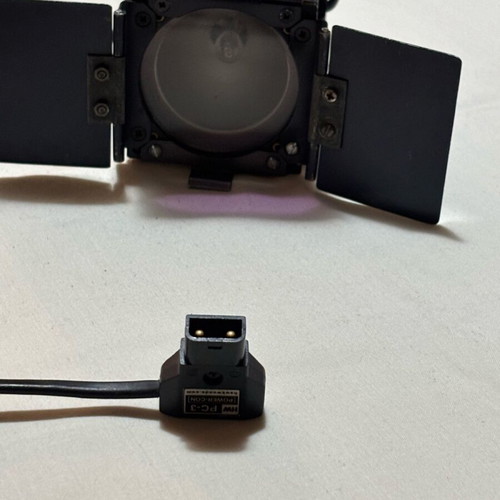Professional Camera Light like new, Mini Fresnel Light with D-Tap connection