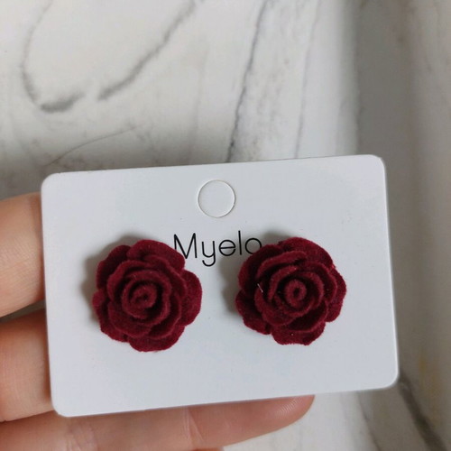 Red rose earrings new, unworn