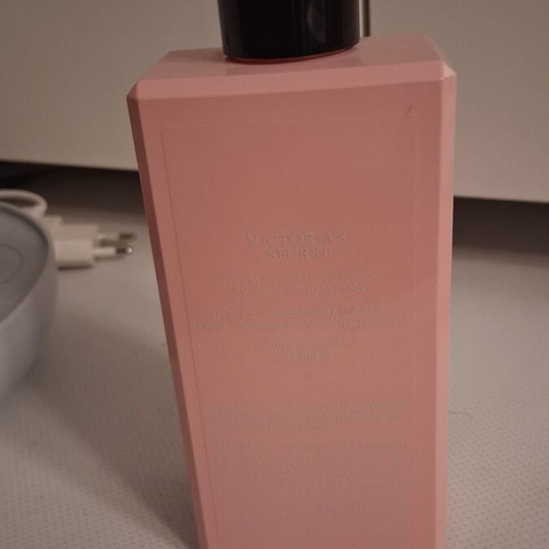 Victoria's Secret Bombshell Fine Fragrance Lotion used 250ml