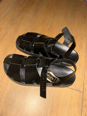 Flat sandals like new, size 38