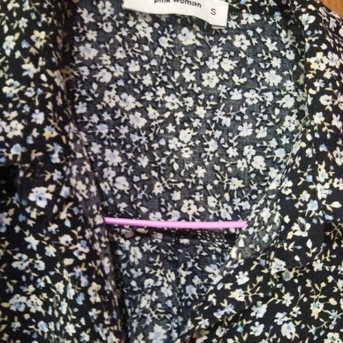 Pink Woman shirt size S like new, blue multicolor
