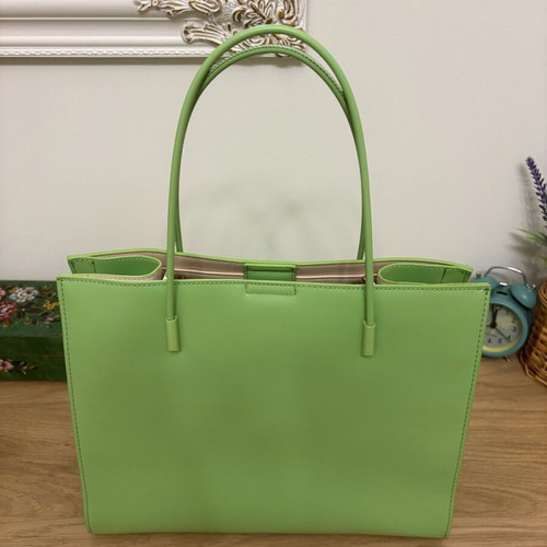 Green handbag like new, 31x25x14 cm