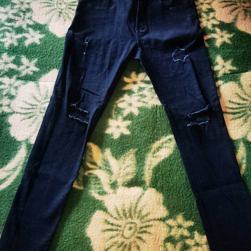 Black ripped denim pants size 40 used