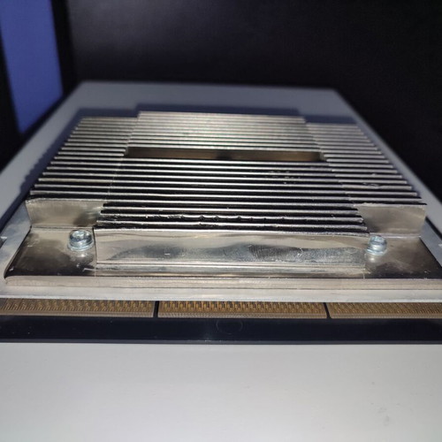 Xeon Pentium III 700MHz 1MB Cache 100MHz 2.8v used