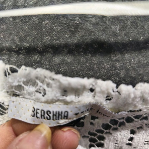 White lace top Bershka like new, boxy fit, one size