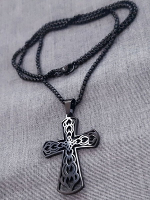 Cross pendant with chain, black stainless steel, large Celtic design