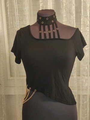 Μαύρο Gothic/Punk Τοπ σαν καινούργιο με αλυσίδες και cut-outs XS/S