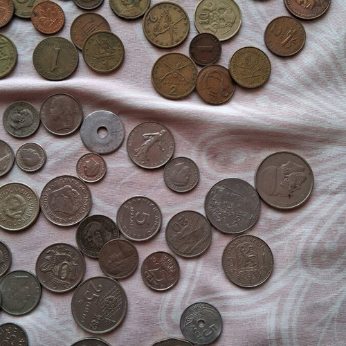 Coins used, pack of 255 pieces from various countries