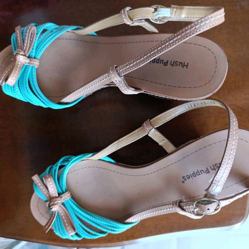 Hush Puppies turquoise platform sandals like new, size 38