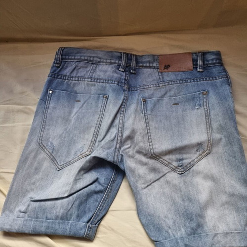 Men's Bermuda shorts size M like new
