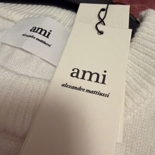 Ami crew neck hoodie size M new, white