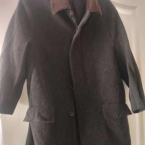 Brown coat like new, size M, 80% wool
