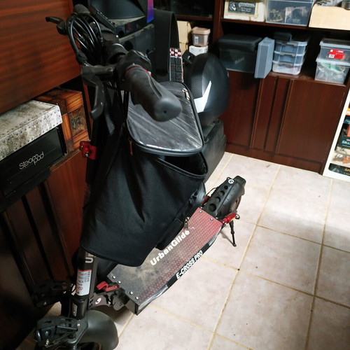 Electric scooter like new, still with protective film