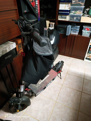 Electric scooter like new, still with protective film