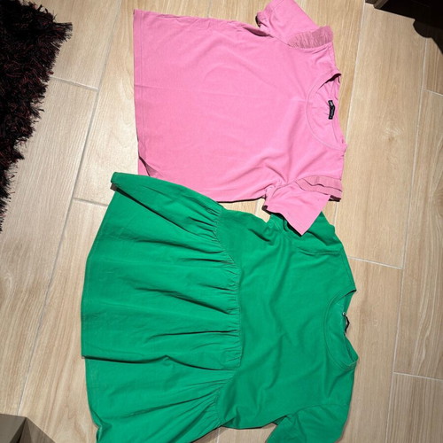 Set of 2 Zara T-shirts used, size M, pink and green