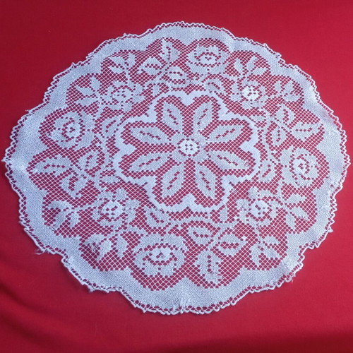 Round filet lace doily handmade vintage 1950s from Tinos