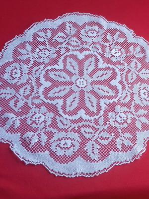 Round filet lace doily handmade vintage 1950s from Tinos