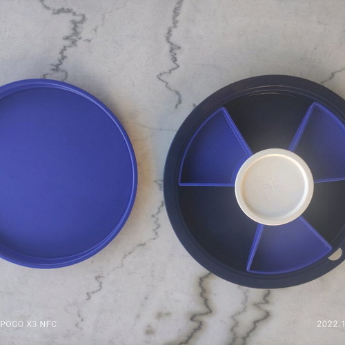 Tupperware platter new with central container for serving