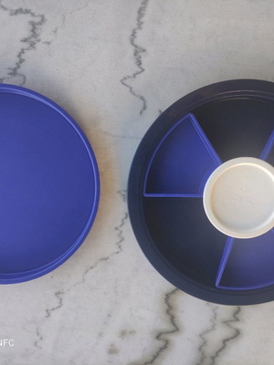 Tupperware platter new with central container for serving