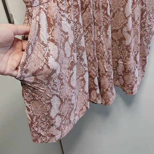 Summer one-piece H&M size M like new with front pockets and waist cord