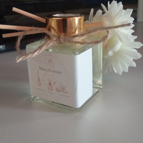 Aromatic diffuser with floral sticks new