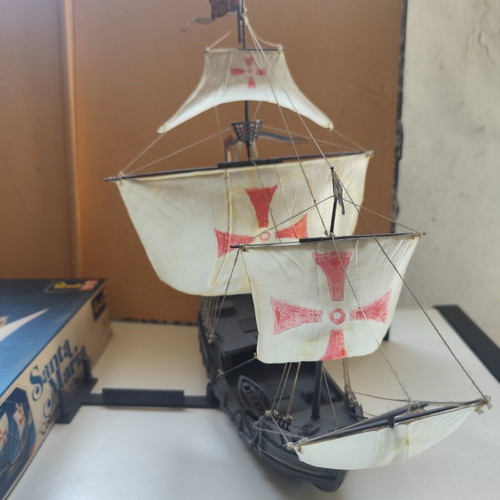 Revell Santa Maria vintage model kit, like new