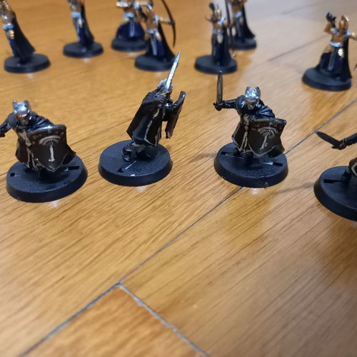 Lord of the Rings 12 magazines and 65 figures like new