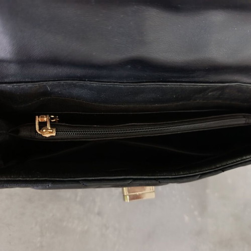 Black women's shoulder bag with gold chain new