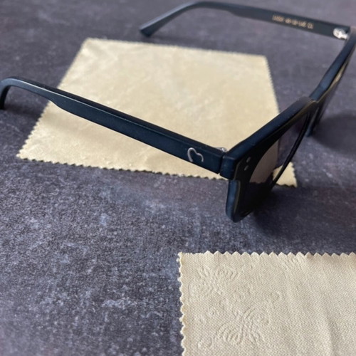 Marjo Jason sunglasses like new, black