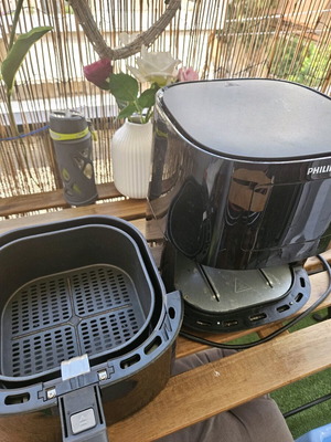 Philips Air Fryer 4.1lt Black HD9252/90