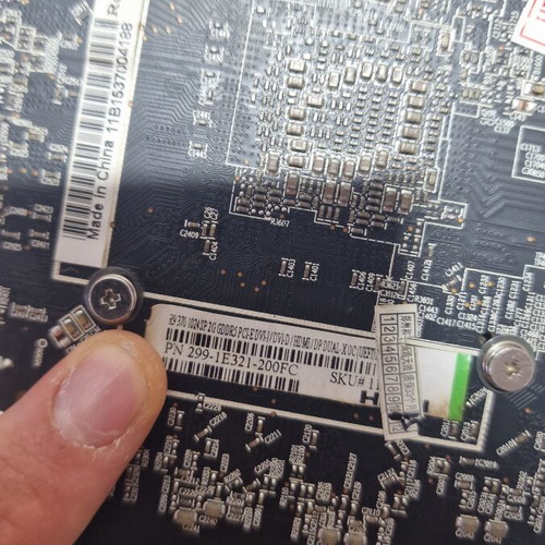 R9 370 2GB Sapphire NITRO+ graphics card like new