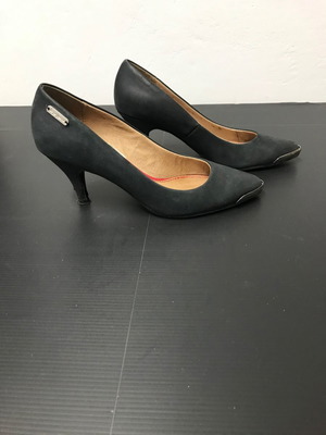 Γόβες Pepe μεταχειρισμένες, δερμάτινες, μαύρες, μέγεθος 37