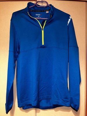 Reebok running long sleeve shirt like new, blue size M