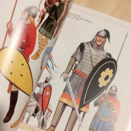 The Byzantine Army 886-1118 book like new, Greek