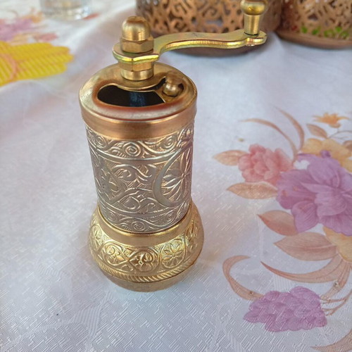 Acar traditional Turkish spice grinder