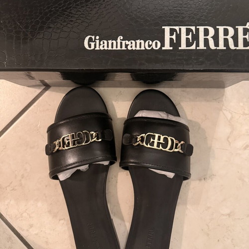 Gianfranco Ferre Black Platform Sandals like new, size 39