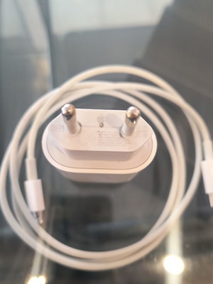 iPhone charger 20W with genuine cable like new