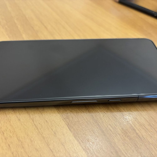 Google Pixel 8 Pro 128GB new, black with two new cases