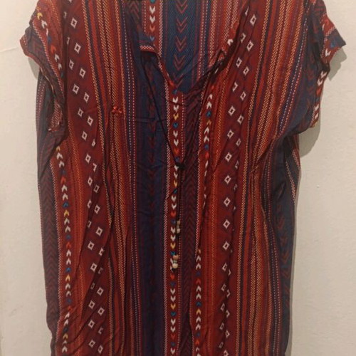 PPTSTYLE sleeveless tribal blouse XL like new, multicolor
